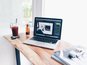 Flexible Arbeitsplätze sowie der Einsatz von innovativen Analyse-Technologien und künstlicher Intelligenz nehmen laut der Studie „Digital Workplace Report: Transforming Your Business” zu. Flexible Arbeitsplätze sowie der Einsatz von innovativen Analyse-Technologien und künstlicher Intelligenz nehmen laut der Studie „Digital Workplace Report: Transforming Your Business” zu.
