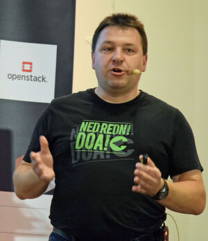 Andreas Pöschl, OpenStack-Apostel bei BMW, während seines Vortrags bei den Deutschen OpenStack-Tagen 2017. Andreas Pöschl, OpenStack-Apostel bei BMW, während seines Vortrags bei den Deutschen OpenStack-Tagen 2017.