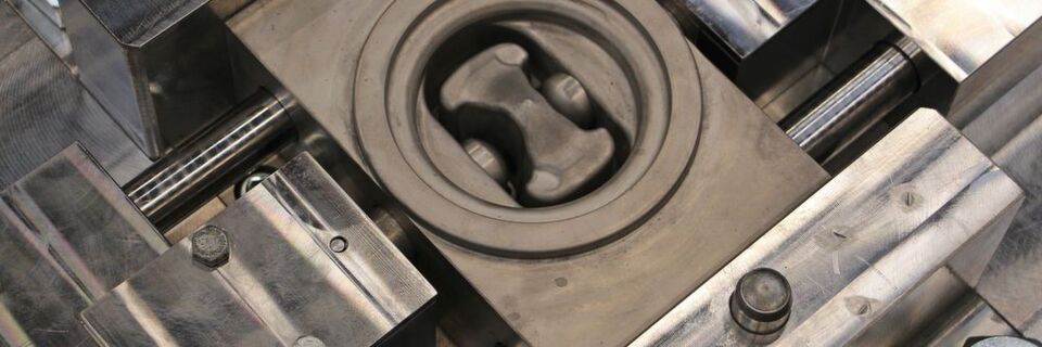 Montiertes Gesenk für das Schmieden von Hinterschnitten: Dieses neuartige Werkzeug haben Forscher am IPH entwickelt. Montiertes Gesenk für das Schmieden von Hinterschnitten: Dieses neuartige Werkzeug haben Forscher am IPH entwickelt.