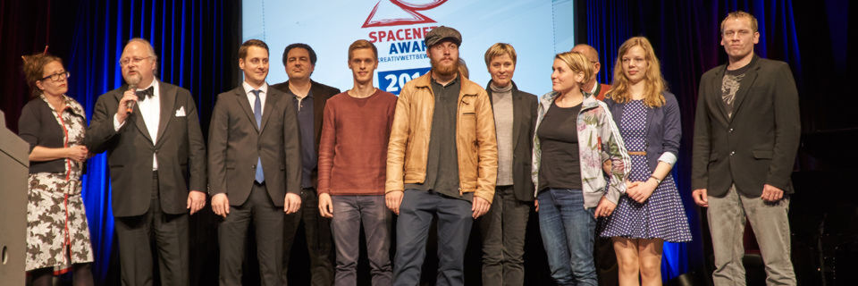 Preisträger und Teilnehmer des SpaceNet Awards 2016. Preisträger und Teilnehmer des SpaceNet Awards 2016.