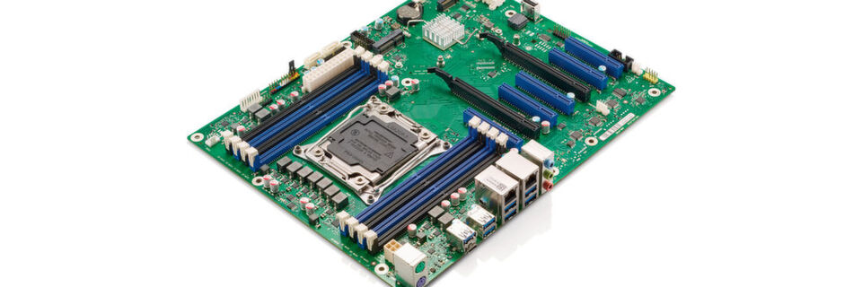 Das Workstation-Mainboard Fujitsu D3598-B ist für Intels Xeon-W-Prozessoren bestimmt. Es ist vom Hersteller für einen Temperaturbereich zwischen null und 50 Grad Celsius spezifiziert. Das Workstation-Mainboard Fujitsu D3598-B ist für Intels Xeon-W-Prozessoren bestimmt. Es ist vom Hersteller für einen Temperaturbereich zwischen null und 50 Grad Celsius spezifiziert.