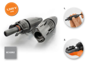 Den PV-Stick mit Push-in-Anschluss stellt Weidmüller als den schnellsten werkzeuglosen Steckverbinder für 1.500 V DC Anlagen vor. Detail 1: Die korrekte Abisolierlänge lässt sich mit Hilfe der gut sichtbaren Markierung an der Verschlusskappe prüfen. Detail 2: Das ergonomische Design erleichtert die Konfektionierung und Installation des PV-Steckverbinders selbst unter erschwerten Bedingungen. Den PV-Stick mit Push-in-Anschluss stellt Weidmüller als den schnellsten werkzeuglosen Steckverbinder für 1.500 V DC Anlagen vor. Detail 1: Die korrekte Abisolierlänge lässt sich mit Hilfe der gut sichtbaren Markierung an der Verschlusskappe prüfen. Detail 2: Das ergonomische Design erleichtert die Konfektionierung und Installation des PV-Steckverbinders selbst unter erschwerten Bedingungen.