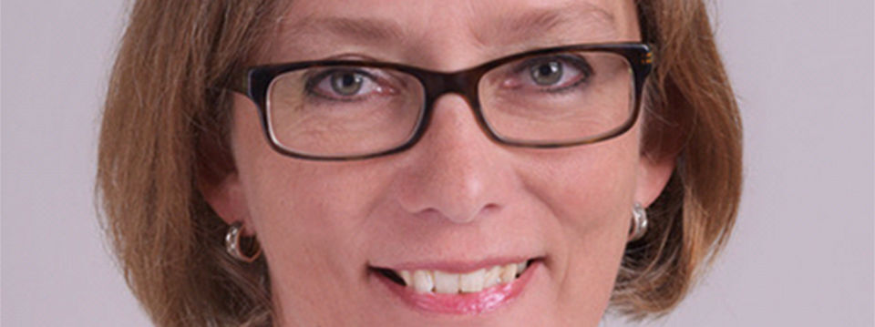 Astrid Hennevogl-Kaulhausen ist Head of MCIS/UPS Sales Germany, Mission Critical Infrastructure Solutions (MCIS) bei Delta Energy Systems. Sie spricht über die im Interview angeschnittenen Themen auf dem DataCenter Day 2017: PUE, Edge-Computing, modulare rechenzentren und das Open Compute Project. Astrid Hennevogl-Kaulhausen ist Head of MCIS/UPS Sales Germany, Mission Critical Infrastructure Solutions (MCIS) bei Delta Energy Systems. Sie spricht über die im Interview angeschnittenen Themen auf dem DataCenter Day 2017: PUE, Edge-Computing, modulare rechenzentren und das Open Compute Project.