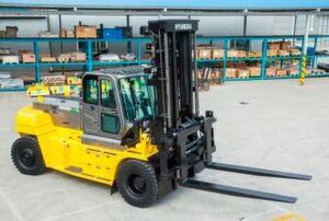 Die Mastoptionen des neuen Schwerlaststaplers 160D-9L umfassen Duplex-Masten (3 bis 7 m) und Triplex-Masten (3 bis 7 m). Die Mastoptionen des neuen Schwerlaststaplers 160D-9L umfassen Duplex-Masten (3 bis 7 m) und Triplex-Masten (3 bis 7 m).
