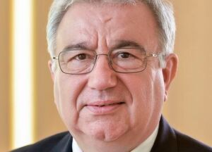 Dieter Spath, Acatech-Präsident: „Lernende Systeme bringen eine neue Qualität in die Digitalisierung. Wir möchten, dass Deutschland Lernende Systeme als führender Anbieter und Anwender im Sinne der Menschen gestaltet.“ Dieter Spath, Acatech-Präsident: „Lernende Systeme bringen eine neue Qualität in die Digitalisierung. Wir möchten, dass Deutschland Lernende Systeme als führender Anbieter und Anwender im Sinne der Menschen gestaltet.“