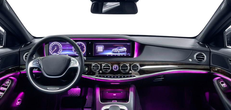 Interior-Beleuchtung: Im Innenraum eines Kfz sind immer häufiger Multifunktions-LEDs gefragt. Interior-Beleuchtung: Im Innenraum eines Kfz sind immer häufiger Multifunktions-LEDs gefragt.