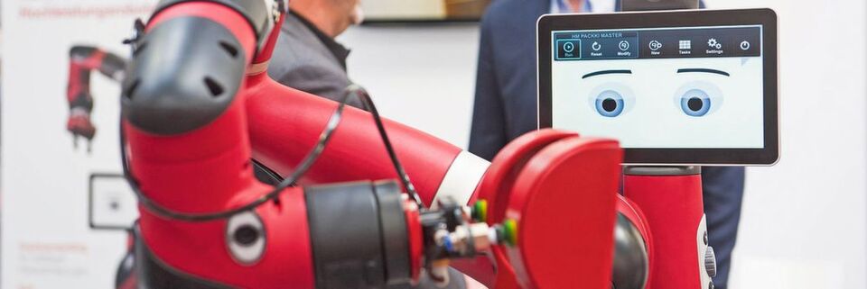 Wenn der Roboter vom Roboter lernt – Ansätze und Lösungen zum maschinellen Lernen waren auch auf der Hannover Messe 2017 Thema. Wenn der Roboter vom Roboter lernt – Ansätze und Lösungen zum maschinellen Lernen waren auch auf der Hannover Messe 2017 Thema.