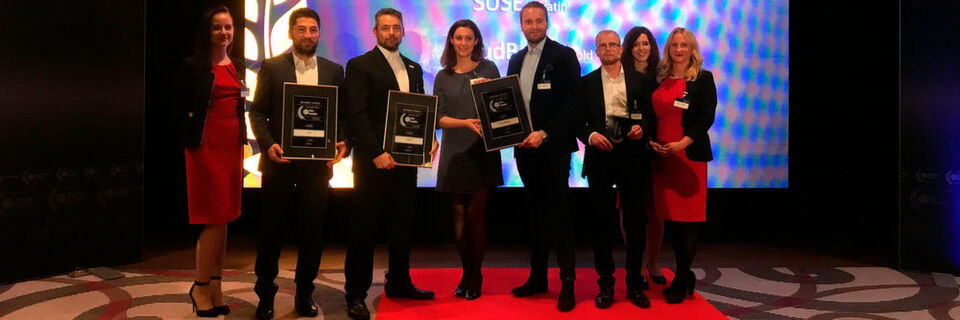 Der Dev-Insider Readers' Choice Award 2017 in der Kategorie „DevOps Tools“ ging an CA (Silber), CloudBees (Gold) und SUSE (Platin), die Repräsentanten werden namentlich in der Bildergalerie genannt. Der Dev-Insider Readers' Choice Award 2017 in der Kategorie „DevOps Tools“ ging an CA (Silber), CloudBees (Gold) und SUSE (Platin), die Repräsentanten werden namentlich in der Bildergalerie genannt.