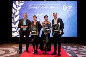Die Gewinner der Storage-Insider Readers´Choice Awards 2017 in der Kategorie Backup (von links): Yvonne Schickel für Commvault (Platin), Nonthando Chasakara für Veeam (Gold), Thorsten Schwecke für Acronis (Silber). Die Gewinner der Storage-Insider Readers´Choice Awards 2017 in der Kategorie Backup (von links): Yvonne Schickel für Commvault (Platin), Nonthando Chasakara für Veeam (Gold), Thorsten Schwecke für Acronis (Silber).