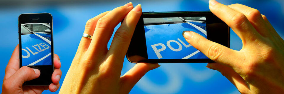 Die mobilen Endgeräte der Polizei sollen sowohl den hohen datenschutzrechtlichen Anforderungen gerecht werden als auch unkompliziert in der Handhabung sein und z.B. die Aufnahme von Unfallprotokollen erleichtern Die mobilen Endgeräte der Polizei sollen sowohl den hohen datenschutzrechtlichen Anforderungen gerecht werden als auch unkompliziert in der Handhabung sein und z.B. die Aufnahme von Unfallprotokollen erleichtern