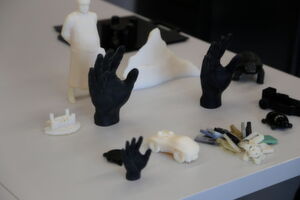 AddiPole, le nouveau centre de compétences en fabrication additive et reverse engineering basé au Technopôle de Ste-Croix, offre l’ensemble des technologies et des compétences permettant de réaliser des composants et des systèmes fonctionnels et finis prêts à l’usage par procédés additifs. AddiPole, le nouveau centre de compétences en fabrication additive et reverse engineering basé au Technopôle de Ste-Croix, offre l’ensemble des technologies et des compétences permettant de réaliser des composants et des systèmes fonctionnels et finis prêts à l’usage par procédés additifs.