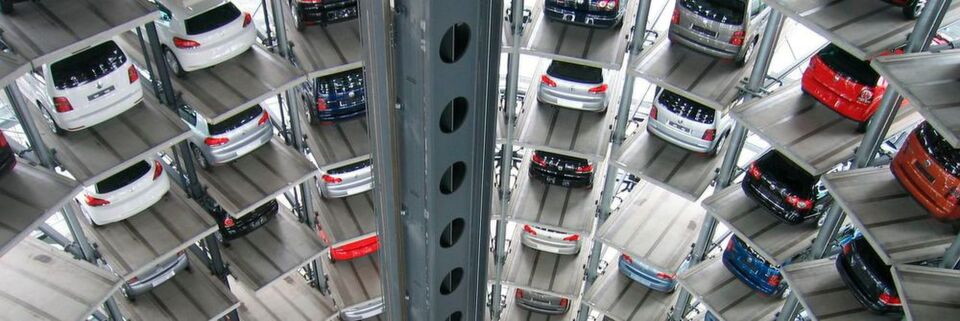 Kontinuierliche Auslieferung betreibt VW nicht nur nach der Kfz-Produktion, sondern auch beim Lizenz-Monitoring mit der Software VWLIC. Kontinuierliche Auslieferung betreibt VW nicht nur nach der Kfz-Produktion, sondern auch beim Lizenz-Monitoring mit der Software VWLIC.