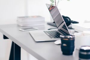 Warum bleibt der Bildschirm im Sachen digitale Werbemaßnahmen bei einigen KMU schwarz? Das sind die sechs häufigsten Vorurteile die KMU gegenüber Online-Werbung haben. Warum bleibt der Bildschirm im Sachen digitale Werbemaßnahmen bei einigen KMU schwarz? Das sind die sechs häufigsten Vorurteile die KMU gegenüber Online-Werbung haben.