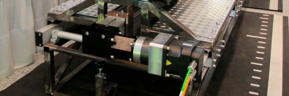 Einstellbare Industriestoßdämpfer des Typs MA64150EUM aus der MAGNUM-Familie von ACE sorgen für das sichere Abbremsen der bewegten Masse auf dem Sitz und für den Schutz der gesamten Schlittenkonstruktion Einstellbare Industriestoßdämpfer des Typs MA64150EUM aus der MAGNUM-Familie von ACE sorgen für das sichere Abbremsen der bewegten Masse auf dem Sitz und für den Schutz der gesamten Schlittenkonstruktion