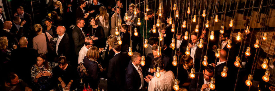 Am 11. und 12. Oktober fanden in Würzburg die B2B Days statt. Unter dem Motto „Customer First!“ drehte sicht in Würzburg alles rund um Marketing und Marken-Management im B2B. Am 11. und 12. Oktober fanden in Würzburg die B2B Days statt. Unter dem Motto „Customer First!“ drehte sicht in Würzburg alles rund um Marketing und Marken-Management im B2B.