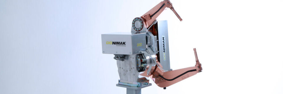 Die neue Roboter-Schweißzange Galaxy Gun ermöglicht deutlich kürzere Taktzeiten, mehr Schweißpunkte pro Minute und damit eine enorme Steigerung der Produktivität im Vergleich zu herkömmlichen Konzepten. Die neue Roboter-Schweißzange Galaxy Gun ermöglicht deutlich kürzere Taktzeiten, mehr Schweißpunkte pro Minute und damit eine enorme Steigerung der Produktivität im Vergleich zu herkömmlichen Konzepten.