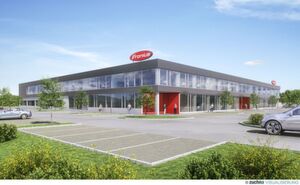 In dem Neubau bringt Fronius unter anderem eine Lagerhalle, eine Werkstatt und den Verwaltungsbereich unter und bietet Platz für etwa 140 Mitarbeiter. In dem Neubau bringt Fronius unter anderem eine Lagerhalle, eine Werkstatt und den Verwaltungsbereich unter und bietet Platz für etwa 140 Mitarbeiter.