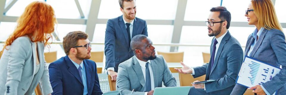 Ein erfolgreiches Meeting hängt auch vom Moderator ab. Ein erfolgreiches Meeting hängt auch vom Moderator ab.