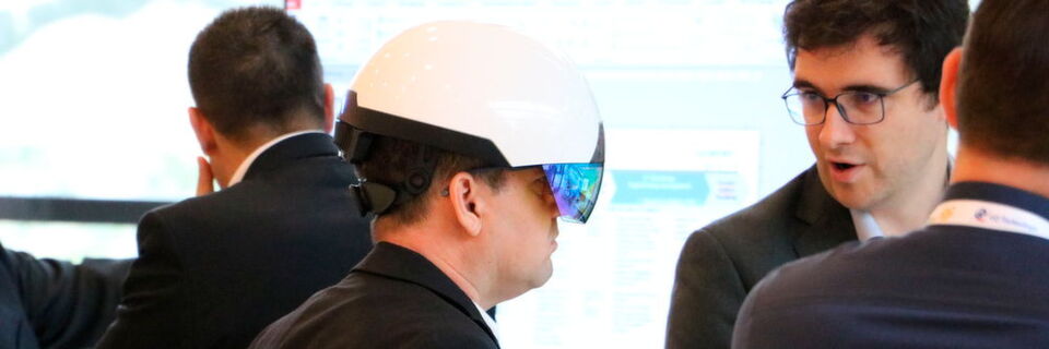 Der PLM-Lebensszyklus arbeitet auch mit neuartiken Technologien wie Augmented Reality ... Der PLM-Lebensszyklus arbeitet auch mit neuartiken Technologien wie Augmented Reality ...