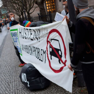 Fahrverbote wegen zu hoher NO2-Belastung drohen nun auch in Nürnberg. Fahrverbote wegen zu hoher NO2-Belastung drohen nun auch in Nürnberg.