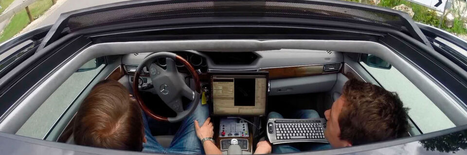 Das hochautomatisierte Fahrzeug der Ulmer Forscher unterwegs in der Ulmer Wissenschaftsstadt Das hochautomatisierte Fahrzeug der Ulmer Forscher unterwegs in der Ulmer Wissenschaftsstadt