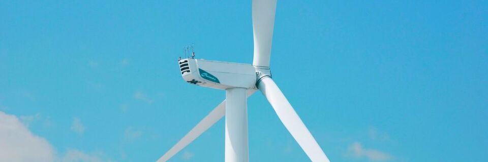 Die Moog Industrial Group entwickelt und produziert hochleistungsfähige Lösungen für die Pitchregelung für Windenergieanlagen, darunter Pitchsysteme, Schleifringe, Blattmesssysteme und bietet weltweiten Service für Windenergieanlagenhersteller und Windparkbetreiber. Pitchsysteme überwachen und steuern den Winkel der Rotorblätter und agieren somit als entscheidendes Sicherheitssystem zum Schutz der WEA vor Überdrehzahl. Die Moog Industrial Group entwickelt und produziert hochleistungsfähige Lösungen für die Pitchregelung für Windenergieanlagen, darunter Pitchsysteme, Schleifringe, Blattmesssysteme und bietet weltweiten Service für Windenergieanlagenhersteller und Windparkbetreiber. Pitchsysteme überwachen und steuern den Winkel der Rotorblätter und agieren somit als entscheidendes Sicherheitssystem zum Schutz der WEA vor Überdrehzahl.
