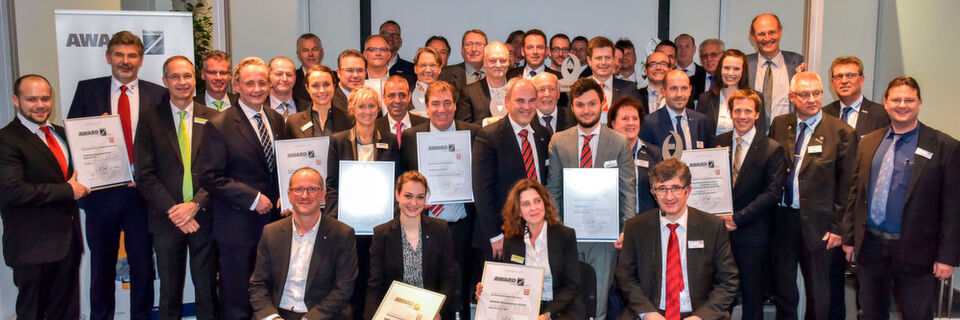 Die glücklichen Gewinner des "Award zur Blechexpo" präsentiert von Blechnet und MM Maschinenmarkt. Die glücklichen Gewinner des "Award zur Blechexpo" präsentiert von Blechnet und MM Maschinenmarkt.