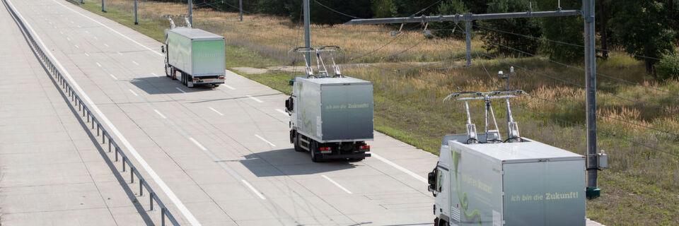 In Kalifornien will Siemens zusammen mit dem Fahrzeughersteller Volvo und lokalen LKW-Umrüstern ein Pilotprojekt der regionalen Behörde zur Überwachung der Luftqualität, des South Coast Air Quality Management District (SCAQMD), realisieren. In Kalifornien will Siemens zusammen mit dem Fahrzeughersteller Volvo und lokalen LKW-Umrüstern ein Pilotprojekt der regionalen Behörde zur Überwachung der Luftqualität, des South Coast Air Quality Management District (SCAQMD), realisieren.