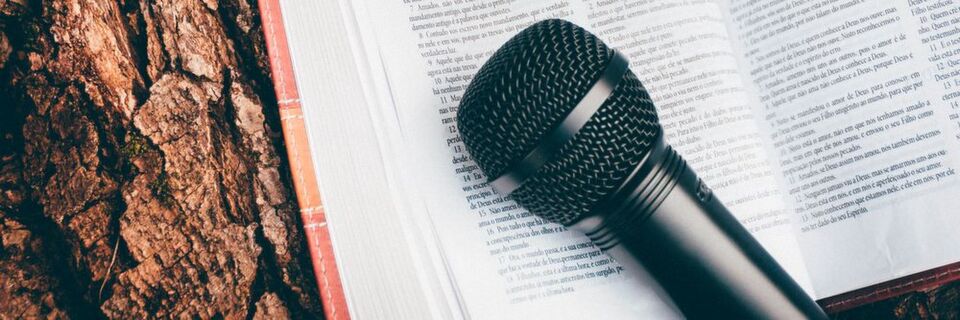 Digitale Sprachassistenten sind dank Künstlicher Intelligenz in der Lage viele alltägliche Aufgaben zu beschleunigen. Digitale Sprachassistenten sind dank Künstlicher Intelligenz in der Lage viele alltägliche Aufgaben zu beschleunigen.
