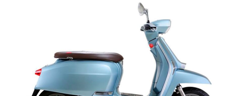 In drei Leistungs- beziehungsweise Hubraumklassen wird die Lambretta V-Special zu haben sein. In drei Leistungs- beziehungsweise Hubraumklassen wird die Lambretta V-Special zu haben sein.