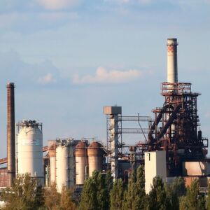 Viele Unternehmen setzen ein Enterprise Asset Management (EAM) ein, um die Alterung ihrer Anlagen zu bestimmen. Viele Unternehmen setzen ein Enterprise Asset Management (EAM) ein, um die Alterung ihrer Anlagen zu bestimmen.