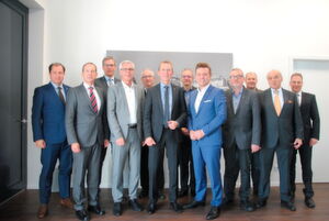Das bestätigte Führungsteam – bestehend aus Vorstand und Geschäftsführung des Landesverbandes NRW. Das bestätigte Führungsteam – bestehend aus Vorstand und Geschäftsführung des Landesverbandes NRW.