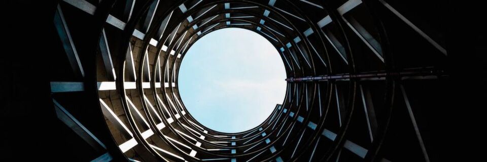 Wer das Silodenken in der IT abschafft, vermeidet auch gleichzeitig einen Tunnelblick. Wer das Silodenken in der IT abschafft, vermeidet auch gleichzeitig einen Tunnelblick.