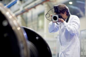 Mit dem neuen Visup 3D lassen sich die Zeiten für Vermessungs-, Best-Fit- und Ausrichtungsvorgänge um bis zu 70 % reduzieren. Mit dem neuen Visup 3D lassen sich die Zeiten für Vermessungs-, Best-Fit- und Ausrichtungsvorgänge um bis zu 70 % reduzieren.