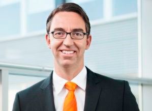 KUKA-Vorstandschef Dr. Till Reuter: "Dieser Schritt ermöglicht es uns, unsere Innovationskapazität im Bereich Industrie 4.0 zu erhöhen." KUKA-Vorstandschef Dr. Till Reuter: "Dieser Schritt ermöglicht es uns, unsere Innovationskapazität im Bereich Industrie 4.0 zu erhöhen."