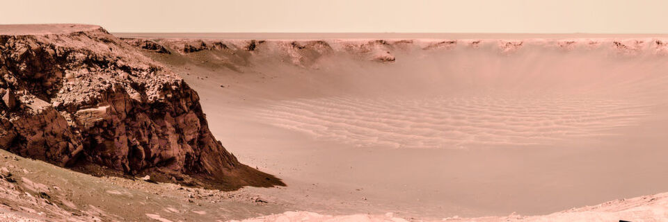 Eine eindrucksvolle Aufnahme des Victoria-Kraters des Mars Exploration Rovers Opportunity aus dem Jahr 2006. Die Exo-Mars-Mission 2020 soll konkret nach Leben auf dem Mars suchen. Eine eindrucksvolle Aufnahme des Victoria-Kraters des Mars Exploration Rovers Opportunity aus dem Jahr 2006. Die Exo-Mars-Mission 2020 soll konkret nach Leben auf dem Mars suchen.