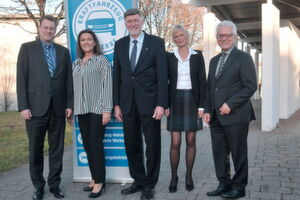Mitglieder des Führungsteams: Hauptgeschäftsführer Carsten Beuß, Birgit Leicht, Rainer Biedermann, Katja Rhotert und Präsident Harry Brambach. Mitglieder des Führungsteams: Hauptgeschäftsführer Carsten Beuß, Birgit Leicht, Rainer Biedermann, Katja Rhotert und Präsident Harry Brambach.