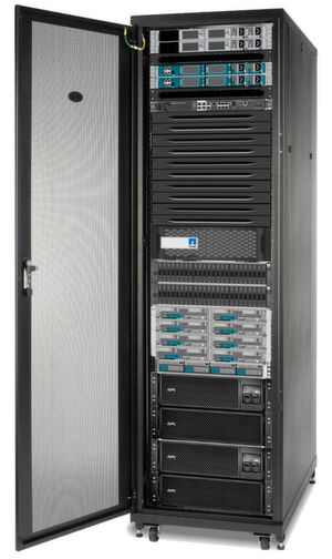 Die Kunden haben die Möglichkeit, ihr IT-Equipment vor dem Versand an den Einsatzort vollständig zu installieren. Die Kunden haben die Möglichkeit, ihr IT-Equipment vor dem Versand an den Einsatzort vollständig zu installieren.