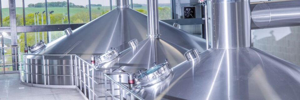 Sudhaus von Ziemann Holvrieka: Das Unternehmen bietet die komplette Brauereitechnik von der Malzannahme bis zum Drucktankkeller aus einer Hand an. Sudhaus von Ziemann Holvrieka: Das Unternehmen bietet die komplette Brauereitechnik von der Malzannahme bis zum Drucktankkeller aus einer Hand an.