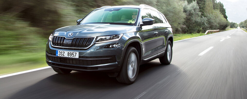 Der Skoda Kodiaq stellt in Sachen Raumangebot und Alltagstauglichkeit den Konzernbruder Tiguan in den Schatten. Der Skoda Kodiaq stellt in Sachen Raumangebot und Alltagstauglichkeit den Konzernbruder Tiguan in den Schatten.