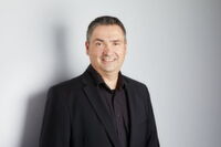 Dr. Ole Wintermann baute für die Bertelsmann Stiftung die Plattform Futurechallenges.org auf. Er befasst sich unter anderem mit der Zukunft der Arbeit, Fragen der Globalisierung und der Demografie. Dr. Ole Wintermann baute für die Bertelsmann Stiftung die Plattform Futurechallenges.org auf. Er befasst sich unter anderem mit der Zukunft der Arbeit, Fragen der Globalisierung und der Demografie.