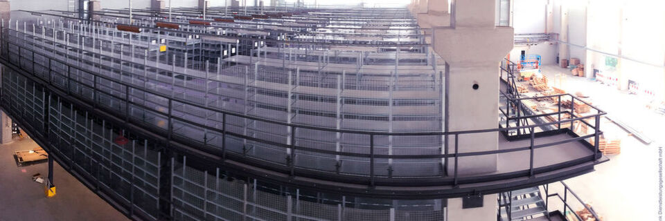 Im neuen Logistikzentrum will Schunk mit Softwaresystemen auf Basis von SAP EWM homogene, digitale Prozesse ermöglichen. Im neuen Logistikzentrum will Schunk mit Softwaresystemen auf Basis von SAP EWM homogene, digitale Prozesse ermöglichen.
