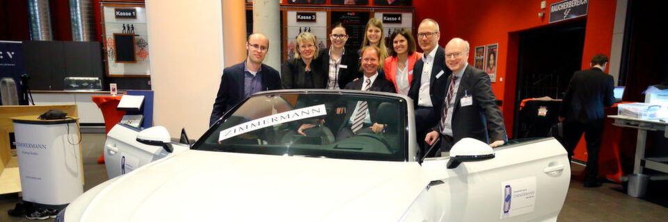 Das Team der Bayern Innovativ GmbH beim Kongress Intelligente Textilien Das Team der Bayern Innovativ GmbH beim Kongress Intelligente Textilien
