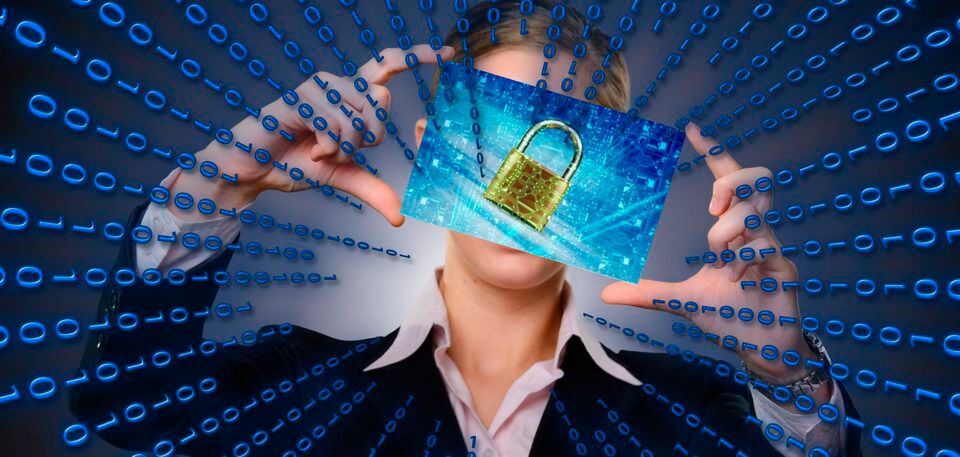 Wer haftet, wenn ein Cyberangriff ein vernetztes System zweckendfremdet? Oder wenn ein Autonomes Fahrzeug in einen Unfall verwickelt wird? Wir zeigen, wie sich die rechtliche Haftungssystematik darstellt und wer möglicherweise zur Haftung herangezogen werden kann. Wer haftet, wenn ein Cyberangriff ein vernetztes System zweckendfremdet? Oder wenn ein Autonomes Fahrzeug in einen Unfall verwickelt wird? Wir zeigen, wie sich die rechtliche Haftungssystematik darstellt und wer möglicherweise zur Haftung herangezogen werden kann.