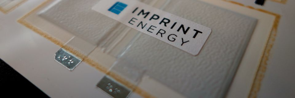 Die Label aus Klebeband oder Papierträgern verfügen über eine „ultradünne printed Batterie“. Die Label aus Klebeband oder Papierträgern verfügen über eine „ultradünne printed Batterie“.