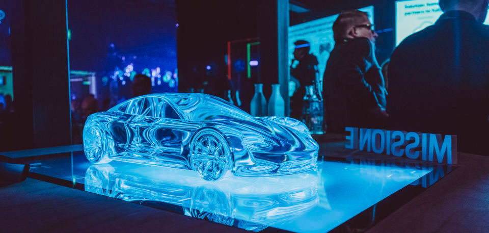Wie sieht der Sportwagen der Zukunft aus? Porsche ruft zu einem offenen Wettbewerb auf. Wie sieht der Sportwagen der Zukunft aus? Porsche ruft zu einem offenen Wettbewerb auf.