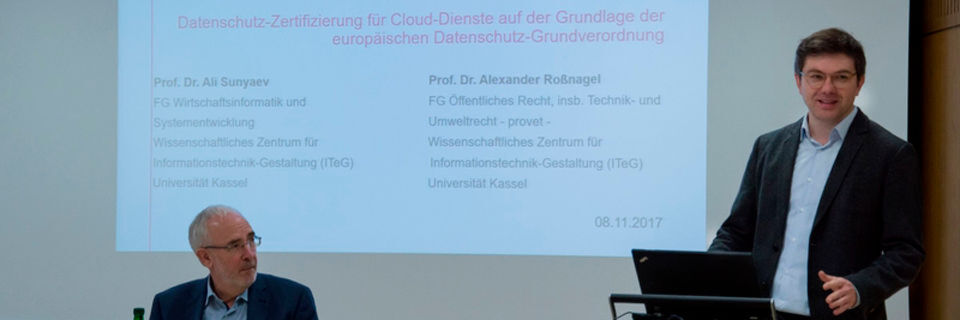 Eindruck von der Auftaktveranstaltung mit Prof. Dr. Ali Sunyaev (re.) und Prof. Dr. Alexander Roßnagel. Eindruck von der Auftaktveranstaltung mit Prof. Dr. Ali Sunyaev (re.) und Prof. Dr. Alexander Roßnagel.