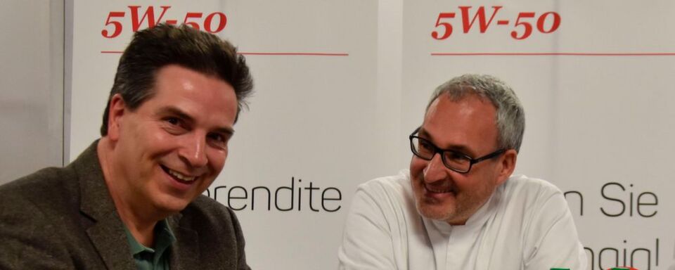 Legten den Finger in die offene Diigitalwunde der Motorradhändler (v.li.): Derek Finke (Finke & Finke) und Olaf Dicker (5W-50). Legten den Finger in die offene Diigitalwunde der Motorradhändler (v.li.): Derek Finke (Finke & Finke) und Olaf Dicker (5W-50).