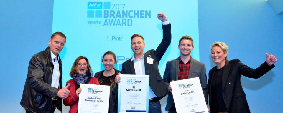 GoPro gewinnt den Branchenaward Industrie 2017 in der Kategorie Action-Cams. Patrick Lengenfelder von GoPro (MItte) und Stefan Schaumeyer (re., Rollei) und Midland/Aland Electronics (fehlt auf dem Bild) waren nominiert. GoPro gewinnt den Branchenaward Industrie 2017 in der Kategorie Action-Cams. Patrick Lengenfelder von GoPro (MItte) und Stefan Schaumeyer (re., Rollei) und Midland/Aland Electronics (fehlt auf dem Bild) waren nominiert.