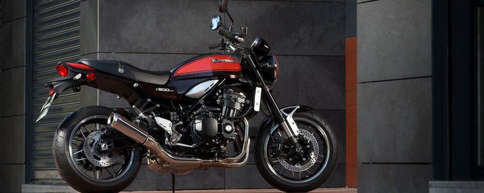 Ein gut erhaltenes Exemplar der historischen Z1 kostet bis zu 20.000 Euro, die neue Z 900 RS gibt es schon für 11.695 Euro. Ein gut erhaltenes Exemplar der historischen Z1 kostet bis zu 20.000 Euro, die neue Z 900 RS gibt es schon für 11.695 Euro.